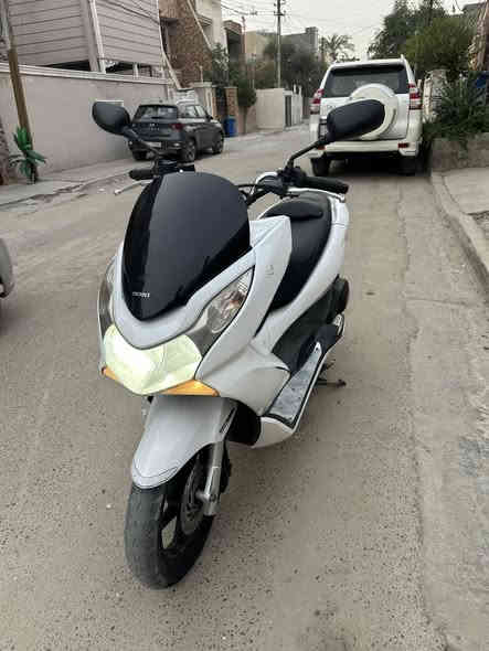 جيل اول ياباني دراجه خير من الله بيها طخات موضحه بلصور 
دراجه حلوه ونضيفه 

محرك مكفول من الفتح جيب ١٠٠ فيتر وفحص 

معدل خير من الله بس شلعتها ضعيفه شويه بسبب الكلج الخلفي يتبدل ترجع وكاله كل عيوبها حجيتها  

دراجه تدفئه يدات لايتات زنون 

والباقي كدامكم كله 

تجي تاخذها من باب البيت وتشلع عيوني 

سعرها جوه سوك لغرض الحاجه رايدها مليون و٣٥٠ الف قفل  المو شراي لا تجي تعامل جوه هيج سعر المعذره من جميع كلكم اخوتنا ومحد يقبل يكسر حلال الثاني 

دراجت الله شاهد ماخذها مليون و٧٥٠ قبل شهرين 

ودا بيع لغرض سفر والمعذره طولت عليكم 

*********** 

ادمن وافق
