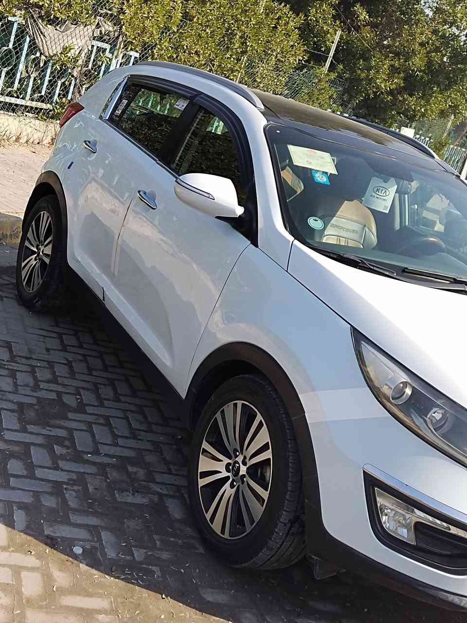 ​🚗 للبيع: كيا سبورتج 2015 (خليجي) 🚗
مصبوغة حزام.
​الضرر: طخة في الجاملغ الأمامي الأيسر + تعمير في التكمة الأمامية اليسرى.
​✅ المواصفات :
​المحرك: 2400 دوش (DOHC)
 بانوراما. تحكمات ستيرن، مري شفط، شاشة لمس، تبريد ثلج، تخم تاير جديد.رقم بغداد  بأسمي تحويل مباشر 
​💰 السعر:
​السعر: 135 (وبيها مجال).
​المكان: بغداد - منطقة الشعب.
​📞 للتواصل والاستفسار: ***********
