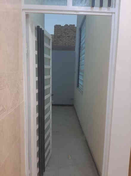 للبيع50متر زراعي حي ميسان قريب على الشارع العام قرب سكله الكرعاوي  بي غرفه وصاله مفتوحه على مطبخ وصحيات اساس صب سقف صب  مشمول بالتطويب ماء كهرباء تبليط شارع ١٠ جاهز من كل النواحي***********السعر 29وبي مجال النجف
