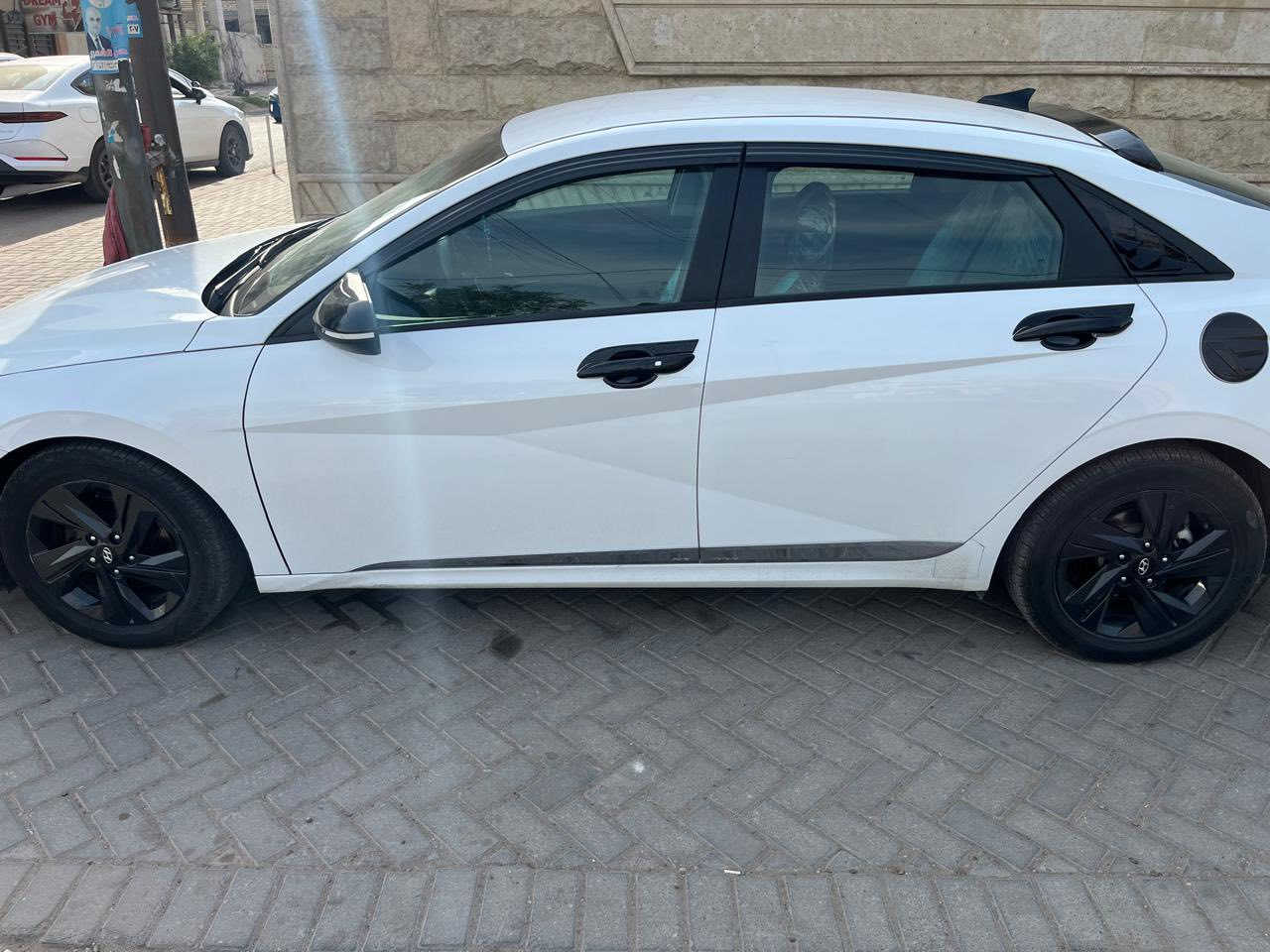 السلام عليكم
النترا 2021 وارد امريكي
 رقم اربيل انكليزي  
ماشية 88 mi
محرك 1,600v

كير + محرك + تبريد + صدر مكفولات 

كار بلي 
رادارات تحكم سرعة أنظمة قيادة 
سياره نظيفه جدا 
بدون ايرباك
حادثها بسيط فقط حافة البنيد فقط
اكو شخط باب الصدر عكس السايق موضح بلصور فقط
باختصار سيارة مال جنايه ونظيفه ومتعوب عليها

150وبيها مجال بسيط

الشراي يتصل
*********** 
مكاني بغداد
