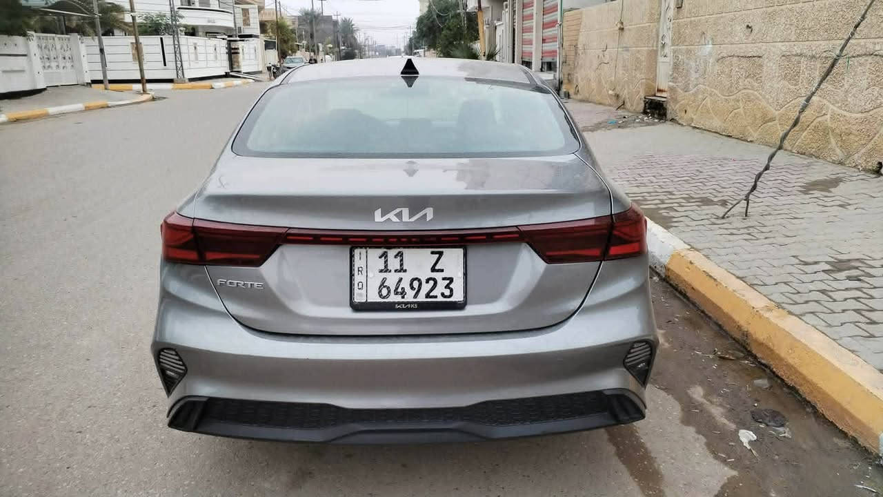 السلام وعليكم اخوان #للبيع فورتي موديل 23 نص مواصفات ماشيه 75 الف كيلو قابل للزيادة حادثه جانبي صفحه صدر بيبان ثنين مبدلات رقم بغداد ب اسمي # سعرهـه 145 وبيها مجال للاستفسار خاص او ع رقم ***********
