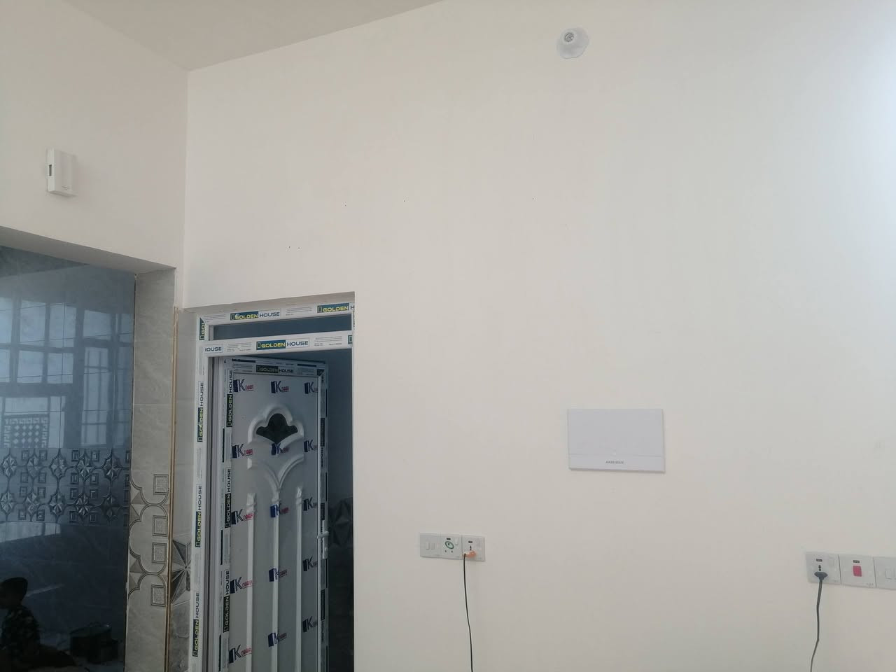 السلام عليكم ورحمة الله
مشتمل 125 م واجهة 6.25 &20

شارع 10 متر قريب من تجاري

خدمات ماء و كهرباء ..نت.. مولد 

عقد زراعي بيه معاملة طابو

بناء بلوك 2024 كامل عدا الواجهية

قرية المختار قرب جامع الخناجرة

السعر 40 وبيه مجال 

للتواصل ***********
