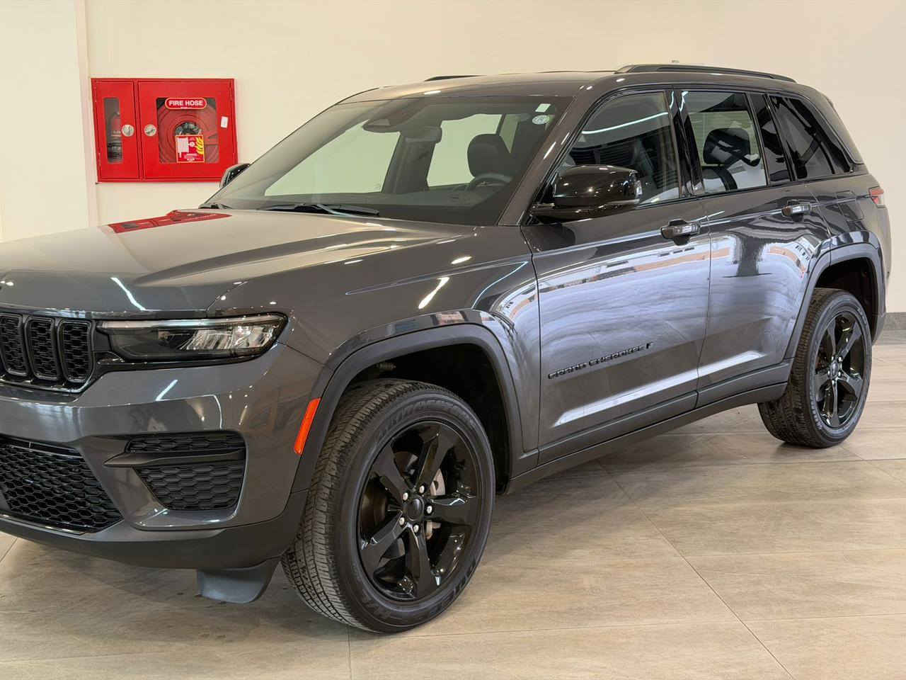 جيب بلاك فول بدون فتحه 
5 راكب 
اربيل ماشيه 43
وارد امريكي ضرر بسيط بالجاملغ الخلفي 
سعر 340 قفل 
 الشراي اتصال او واتساب *********** /***********
