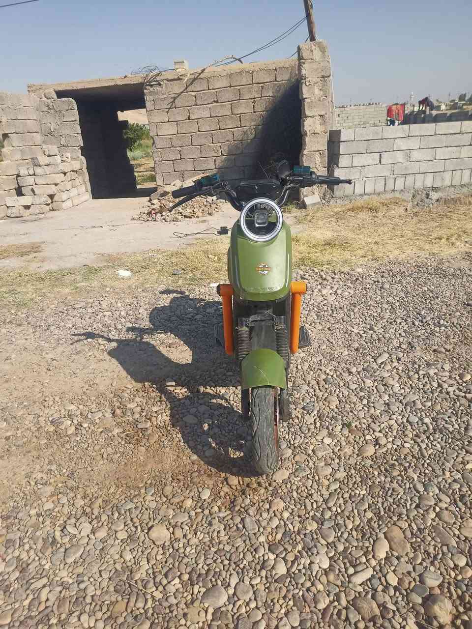السلام عليكم موطور للبيع وسعر 400  وبي مجاالي
اليحب  يتواصل على هاذا الرقم***********
