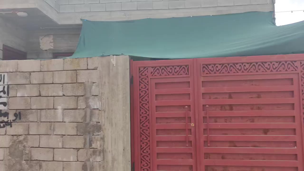 دار للبيع موصل ايسر #حي #النهظه قرب جامع محمد رسول الله 
المساحه 132م واجها 11ونازل 12 خدمات متوفره تبليط وماي وكهرب فول 
المراجعه مكتب العلي للعقار او الاتصال علئ الارقام 
***********
***********
