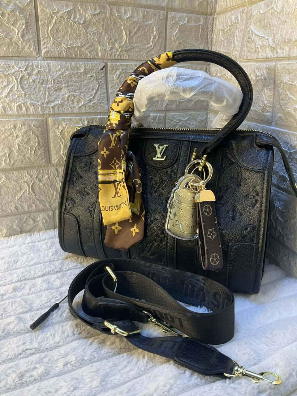 لوي فيتون تجنن
السعر 30 الف


**إذا كنت صاحب هذا الإعلان وتريد حذفه لأي سبب، رجاءا أرسل رسالة إلى الدعم الفني**