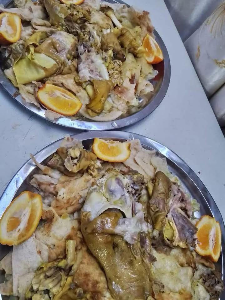 جمعه مباركه  حبايبي ❤️✨

بيع مباشر ع باجه التخيل حلقوم لحمها ذايب  مع اربع كراعين وياها 😋طعم ونضافه  
وايضا مفتوح الحجز ع
رجلين عجل 

  للحجز خاص او واتساب ***********
#مايحتاج_اتكلم_عن_طعم
#ونضافه_لان_الصور_تحجي_😌❤️
