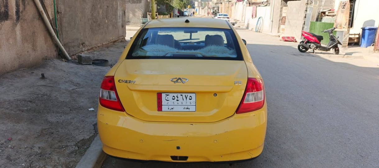 السلام عليكم.أخوان عندي  سيارة  شيريE5.. موديل 2014گير ومحرك بلادي حجم المحرك 1800كامل المواصفات...بيها ضربة خفيفه  ب باب السائق وبيها خياسات بالأبواب الخلفية تم تصليحها تبريد تدفئة شغاله الجامه الأماميّة بيها كسر. دوشمة بلادي وتم دوشمتها جديد أرضية جلد كهربائيّات شغالة... هيئة وغرامات مصفرة سيارة ماشية 88 ألف وقابله للزيادة السعر47  ورقة وبيها مجال  للتواصل عبر الواتساب 
***********
