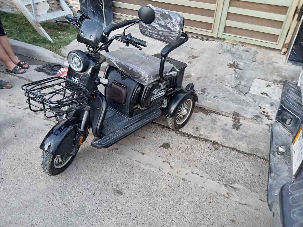 السلام عليكم 
دراجه شحن مال معوقين 

دراجه نضيفه
دراجه صالي 10 تيام من خذته
نوعه حسن وا حسين
سعر 750 وا بيه مجال حك جيه
***********
