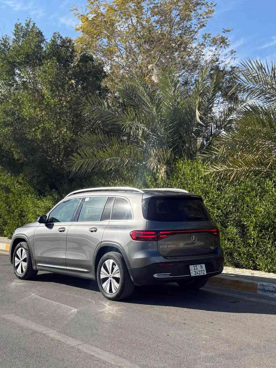 لبيع: Mercedes-Benz EQB 250+ موديل 2024
✨ بحالة الوكالة تقريباً

🔹 الموديل: 2024
🔹 الممشى: 13.000 كم فقط
🔹 اللون: رصاصي
🔹 وارد: (امريكي )

⚡ كهربائية 100% – بدون صرف بنزين
🔋 مدى ممتاز بالشحنة مناسب للاستخدام اليومي والسفر
🪑 مريحة وواسعة
💡 إنارة LED كاملة + تصميم عصري

✔️ استخدام شخصي ونظيف جداً
✔️ ما تحتاج أي مصروف

💰 السعر: (249$ ) قابل للتفاوض للجادين
📍 المكان: (بغداد العامرية)

📞 للتواصل
: (***********)
الحادث فقط دعامية اماميه بدون اي صبغ
