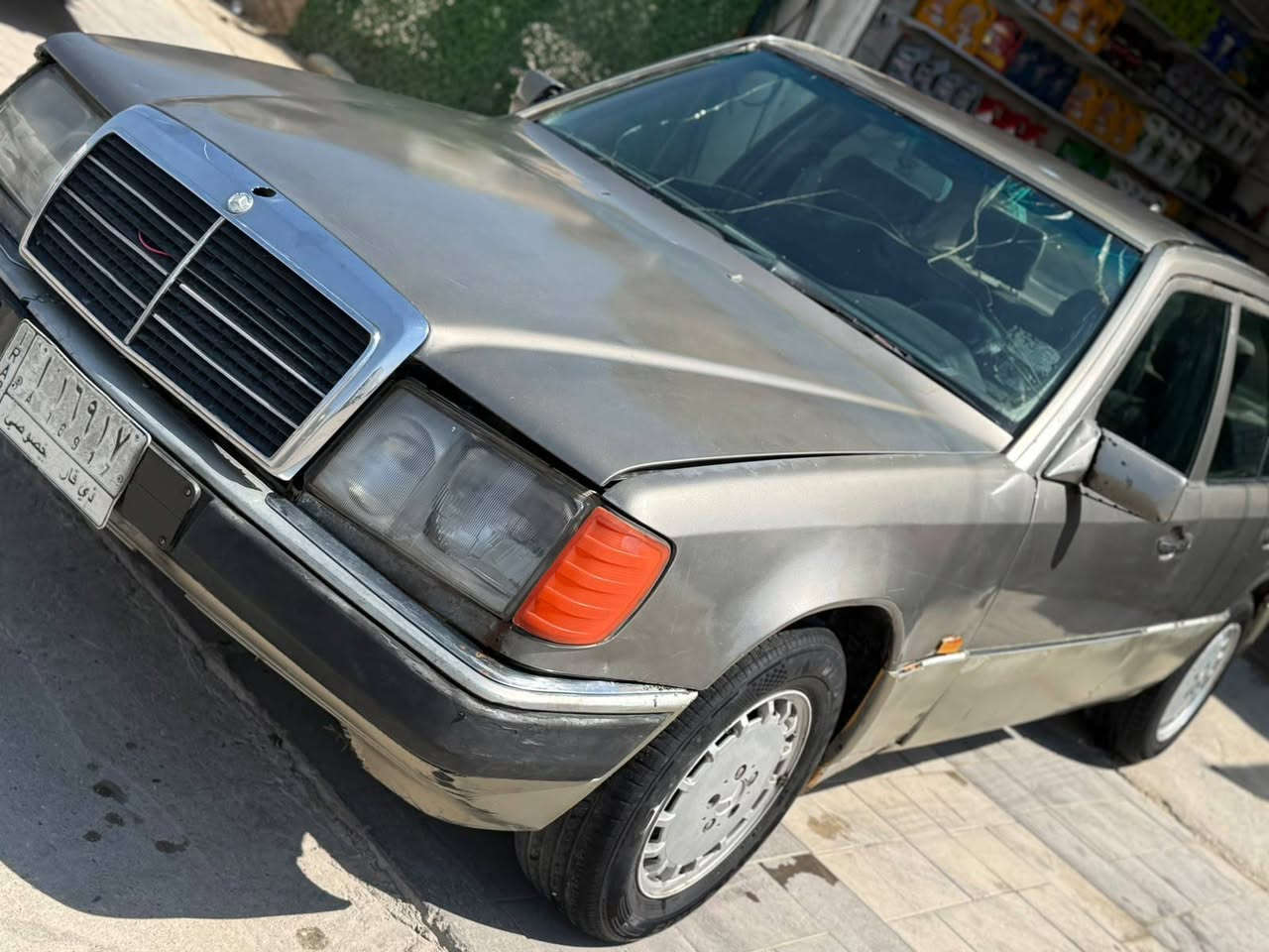 مرسيدس دب موديل 91
ماكينه وكير وحداديه وتخم توائر كفاله
سياره حلوه جاهزه من كل شيء مال جناي
 ماكينه 2.5 بيها بدايه خيط فقط
مكان السياره الناصريه مركز
 السعر ب 26 بيها مجال
***********
