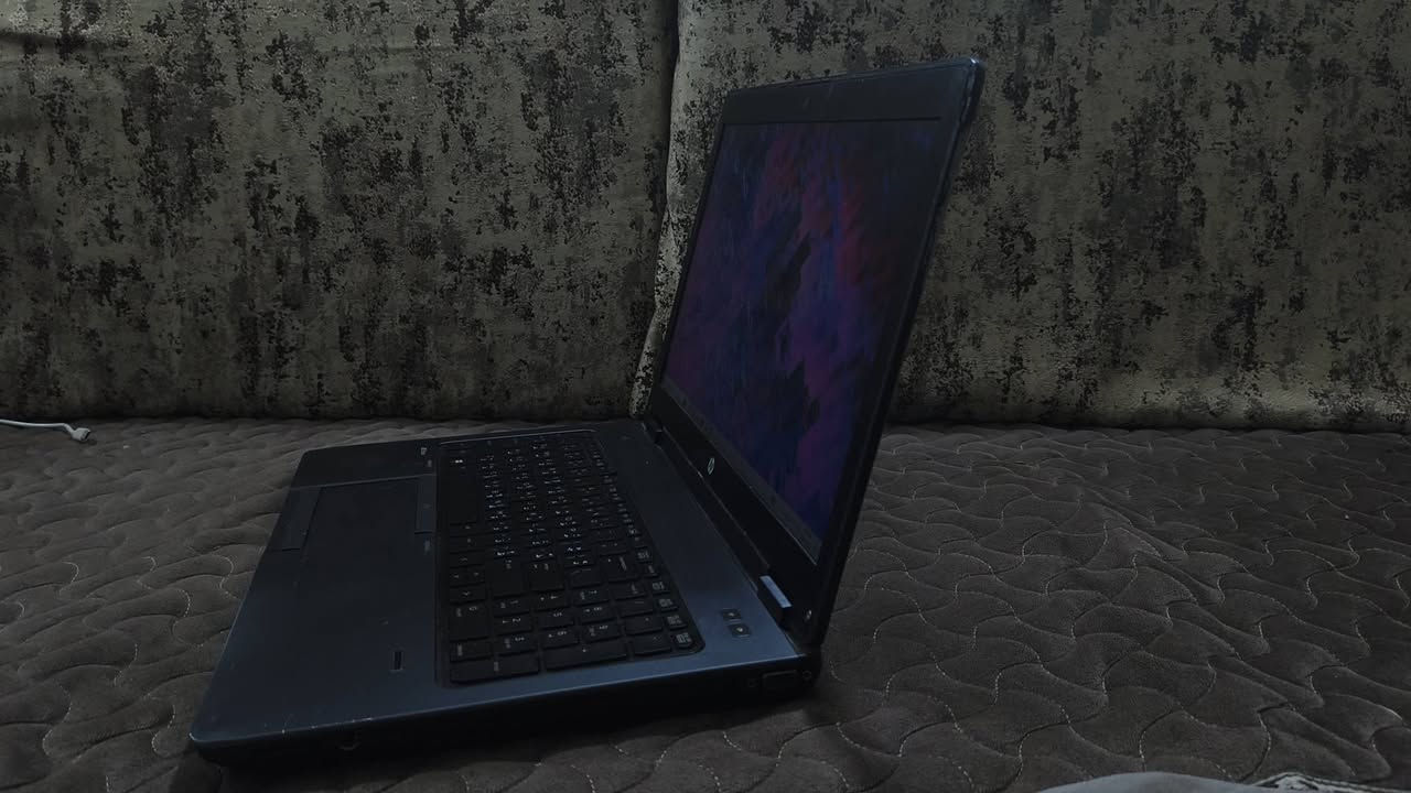 السلام عليكم، لابتوب hp للبيع
المعالج: Intel Core i7-4800MQ يعادل Core i7-8550U (الجيل الثامن)
​الذاكرة (الرام): 16.0 GB DDR3
​كرت الشاشة المنفصل: NVIDIA Quadro K2100M
​كرت الشاشة المدمج: Intel HD Graphics 4600
​الهاردسك: SK hynix SC210 mSATA 256GB

الابتوب ممتازة والنظافة 80%
كدرت اشغل عليه فالورنت  وكاونتر ستريك  و gta 5 طبعاً كلهم 60 - 50 فريم على اعدادات متوسطه 
واغلب ادوات الامن السيبراني 
و VirtualBox و VMware Workstation
وتطبيقات البرمجه بسلاسه  
السعر 300 وقابل للتفاوض  
مكاني بغداد البياع قرب الاشاره


**إذا كنت صاحب هذا الإعلان وتريد حذفه لأي سبب، رجاءا أرسل رسالة إلى الدعم الفني**