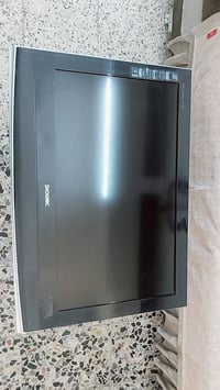 للبيع حجم/٣٢ السعر نهائي ١٠٠ عنوان بغداد /الشعب  رقم هاتف /07735640431