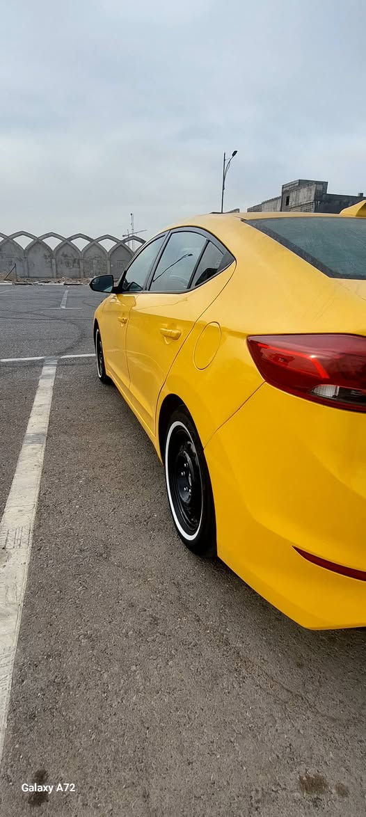 السلام عليكم 
النترا 2017 امريكي حادثها باب خلف السايق وقبق البانزين معمرات نفسهن ليبل واحد السيارة كير مكينه حداديه مكفولات جدد السعر 135وبيها مجال بصيط ***********
