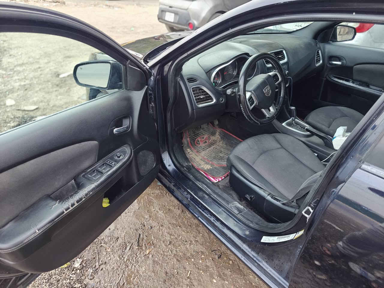 السلام عليكم دوج افنجر موديل 11 فئة Sxt فوول محرك 3600 كير ومكينة خير من الله سيارة بلادية كهربائياتها بلادية شرط جطل واحد مابيها وكلشي بيها شغال التبريد منضومة جديدة مصبوغه للجمالية من الجراد اول صبغة ألها  بدون دواخل وشرط بدون دكة جاكوج مواصفات السيارة فتحة بالقمارة هيترات بالمري تدفئة بالكشنات كرسي السايق كهربائي شاشة اعطال كروز سرعة تحكمات استيرن  بيها نواقص بسيطةالسعر 75 وبيها مجال للطيبين ***********
