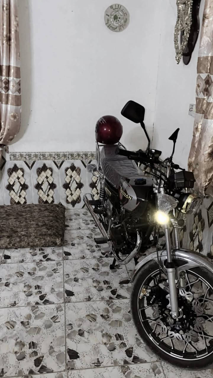 مڪلف بالنشر.
ايراني 2024 مكفول من كلشي
بدون اوراق
السعر مليون و 50 وبي مجال حك الجية 
للاستفسار ***********
