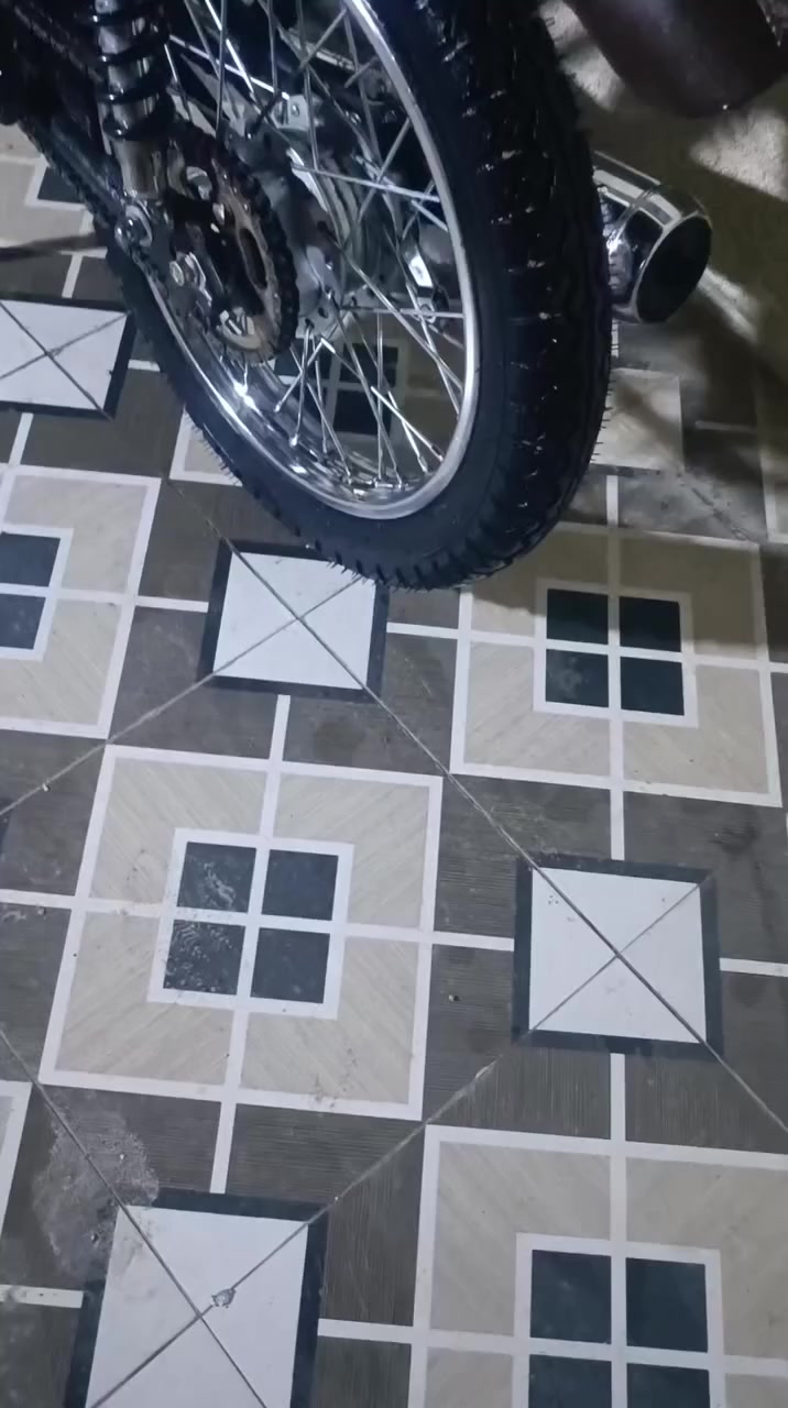 للبيعع ثنينهن الحمره انتنس مكينه مامتفيلسه بعده شهر من مشدوده ومرقمه دراجه خير من  وسنويه وزرنكي اوراق مكينه شلامجه 23الشراي يراسلني واتساب وفيس موجود ***********،
