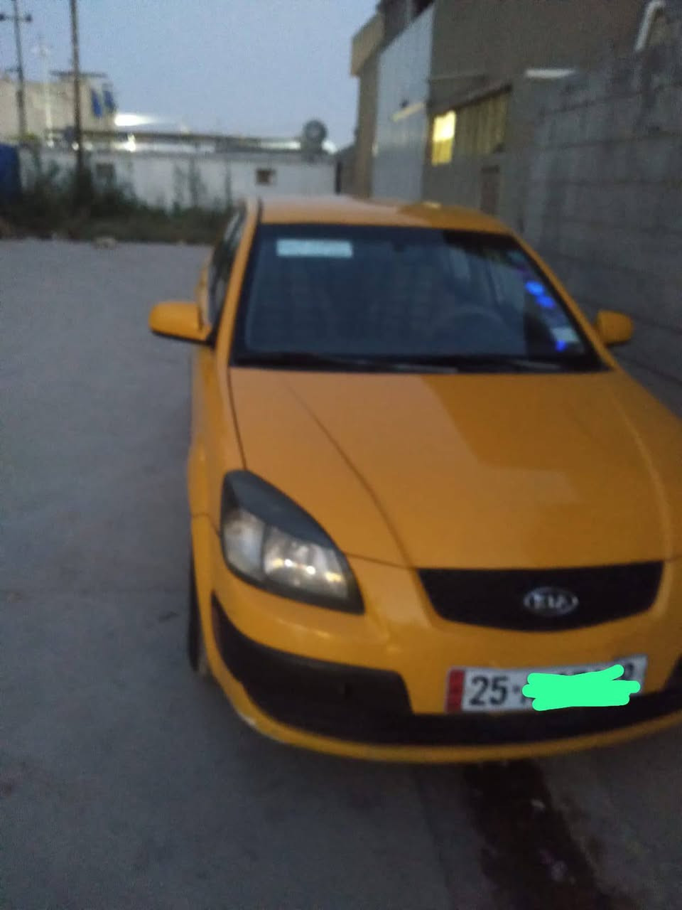 سلام عليكم للبيع كيه ريو 2009 محرك 16 
رقم جديد دفتر بانزين بيه كير محرك ما بي عيب تبريد شغال سعره 77 بي مجال للطيبين شراي يخابر *********** كركوك, العراق
