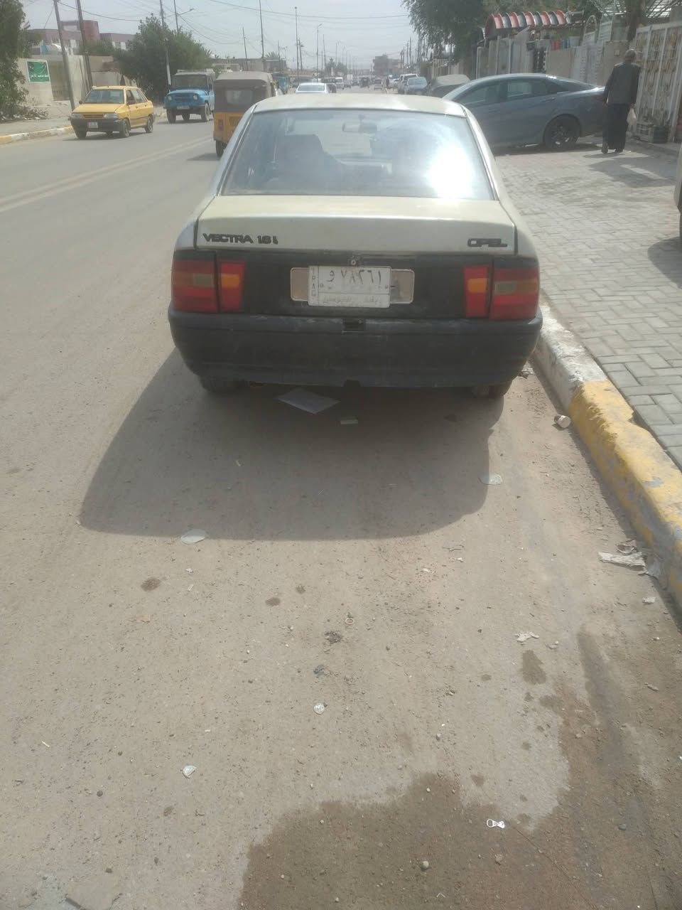 اوبل فكترا محرك ١٦٠٠  رقم بغداد  سيارة  نضيفة شرط تحويل  مكاني بغداد العبيدي شارع  السعر ٢٨ ورقة  تلفون  ***********
