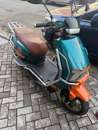 دراجه شحن للبيع مبدل بيه بطاريات ثنين 07732449041