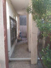 🏡 🔹 بيت للبيع – ملك صرف – حي الشباب 🔹  📍 قرب سوق أميمة 📏 المساحة: 200 ...