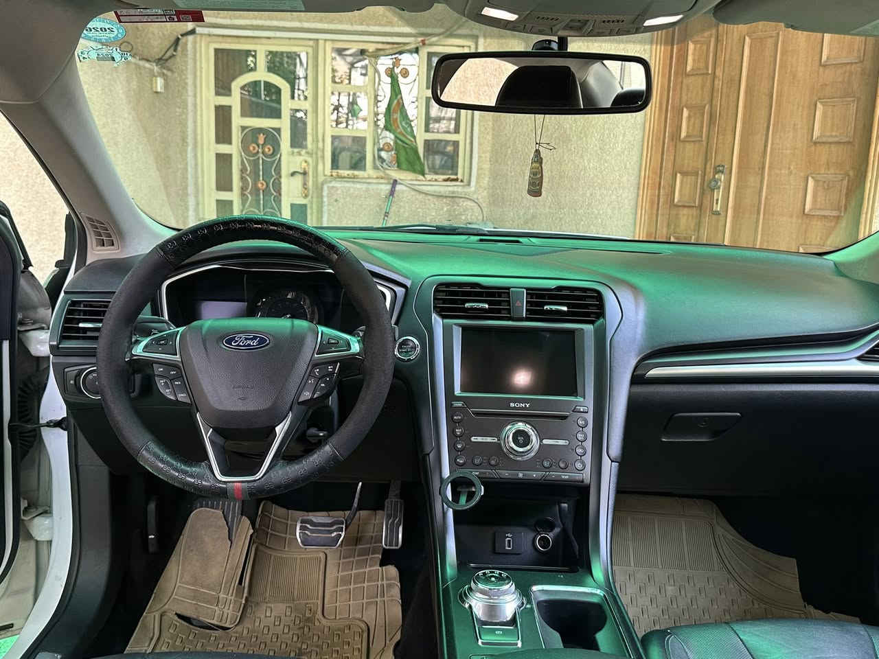 فورد فيوجن 2018 تيتانيوم فول للاخير
وارد كندي صور حادث مابيهة
بجم كبس 
حادث خلفي جاملغ صبغ  وقبغ الجنطة مبدل 
 مواصل للحوض ولا تكم ضرر بسيط 

المواصفات 
6 بصمات 4 يدات بوب وتشغيل وصندوك 
اشاير ترحيب مري 
مري قلاب 
سلايد روف 
كشنات تدفئة تبريد 
قطعتين تبريد 
كشنات كهرباء سايق وعكس سايق
مكينة 2000 توربو 
فور ويل 
ويل 19 
حساس خلفي 
انارة داخلية بلادي 
شاشة سوني 
14 سماعة 
تبريد قطعتين 
كشن السايق تخزين 

ماشية 132.000 km 

السيارة نظيفة وحلوة وبجم كبس 
هزة وفحص مروري جدد وبسمي 
مجرد تحول وهاهية 
سعر السيارة 135ورقة بيهة مجال بسيط 
مكاني بغداد 
*********** للاستفسار
