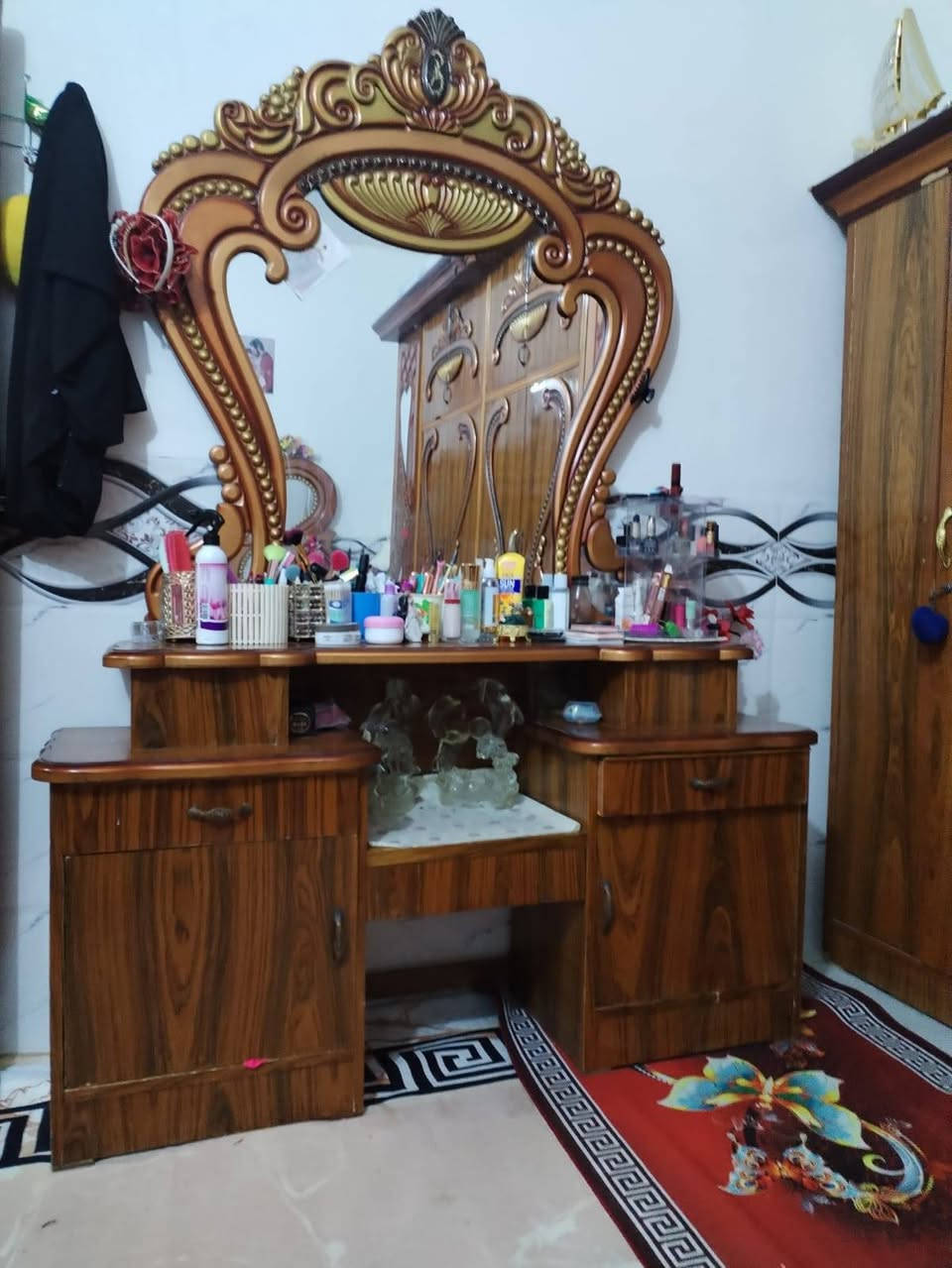 غرفه للبيع نظيفه سعر ٤٥٠ الف ***********
