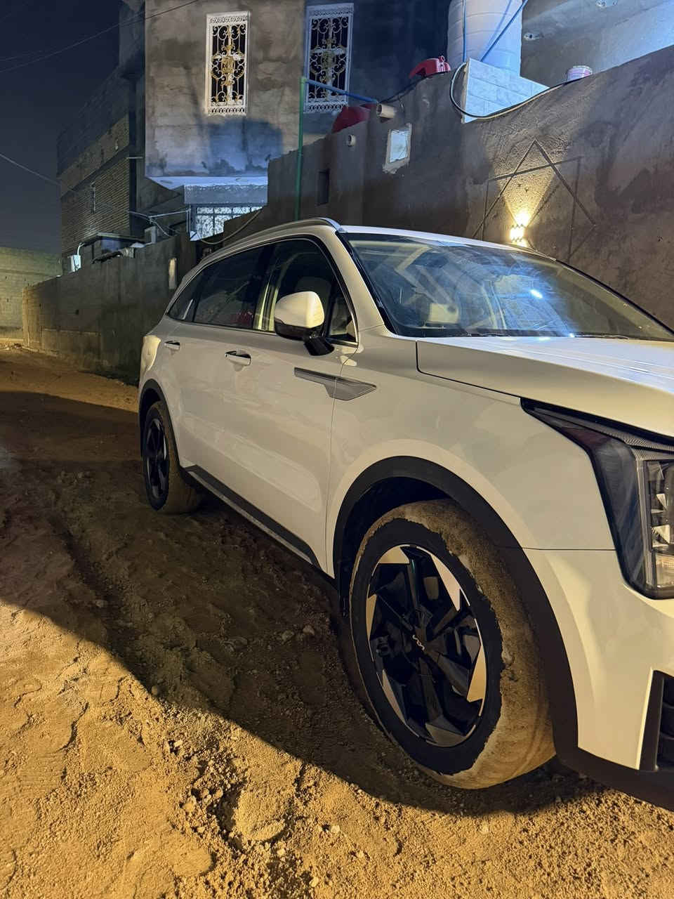 السلام عليكم سورنتو 2024السياره كفاله عامه بيهة bdr
شبر 6سلندر معروف مواصفات السورنتو ماشيه 49الف السياره جديد ومداريهة كلش السعر 295
***********
