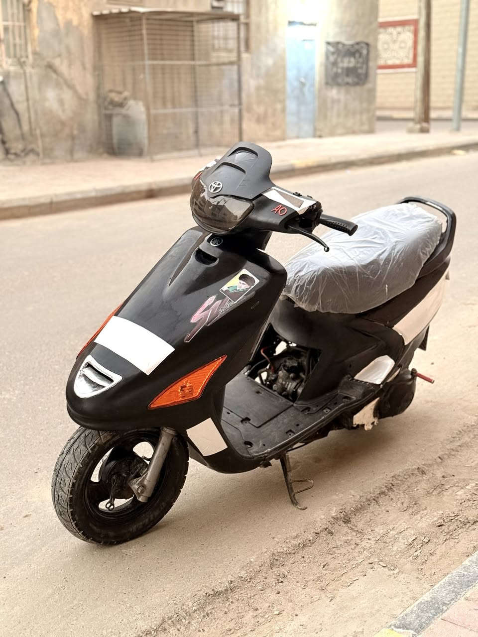 سلام عليكم دراجه فراشة فحل كله شغالة كهربائيات لايت واشاير ودشبول  والدراجه هندر تشتغل الدكمه اشكل 
 🔴 الدراجه بيه كابريته تعبانه يرادله تبديل
مكانه نجف سعرة ٣٠٠  رقمي *********** بي وتساب
