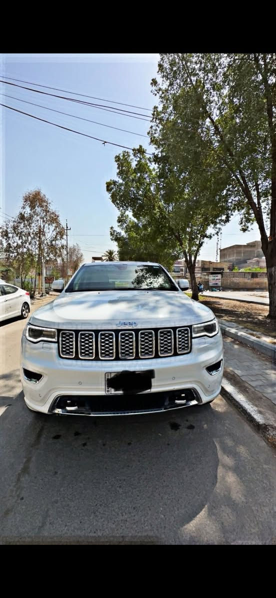 السلام عليكم لبيع جيب اوفر لاند موديل 2020 وكاله ليث العبيدي فول مواصفات 3شاشات جكات ماشية 93 الف كيلو مو ميل مكفولة من صبغ والتبديل كير مكينه كلة مكفول العنوان بغداد 
الرقم *********** السعر 30 الف دولار
