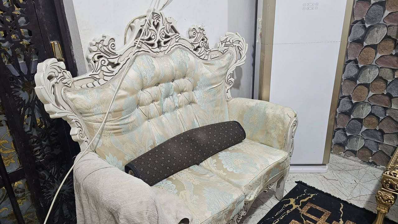 سلام عليكم..تخم ملكي جديد قوي جدآ تحفه يتكون من 10مقاعد .مكاني ناصريه مركز حي سومر ***********
