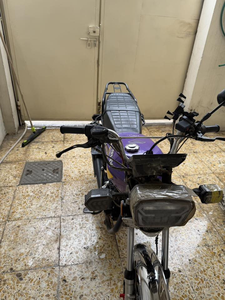 سونك 2025  نضيف كلش شغالة كله  بس الشاشة طافية     محرك 200   مكاني بغداد  الدورة  الدارجة  بسمي   اوراق سكنر   ***********  السعر  ب 850  وبيه مجال
