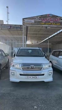 لاندكروزر V8 • دفع رباعي • ٢٠١٤