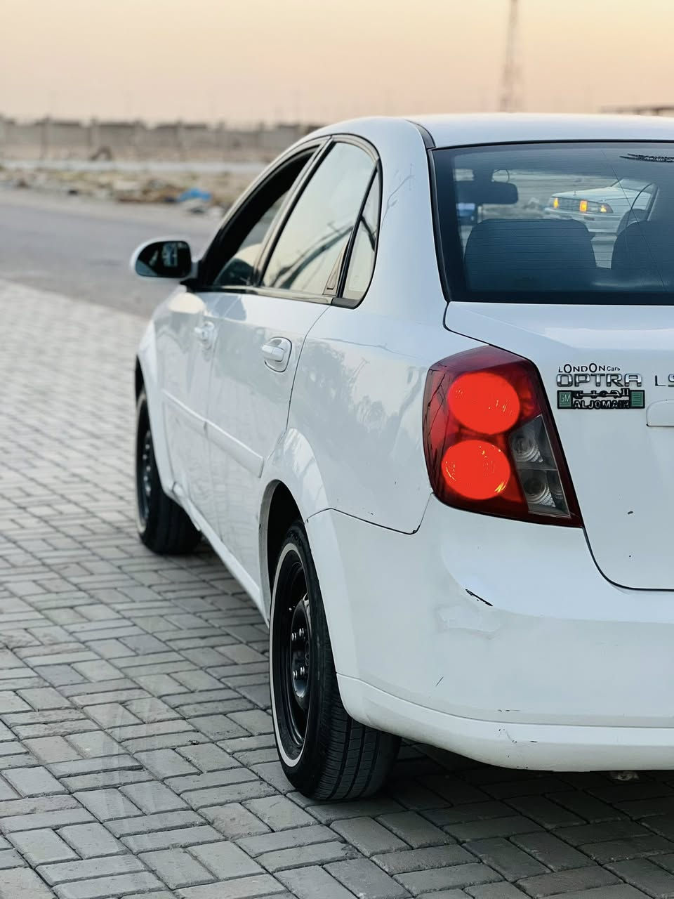 اوبترا خليجي موديل 2008 اوتماتيك
رقم نجف باسمي مداور شوكت ماتريد 
جاهزه من كل النواحي مكينه بيها جديده وكير خير من الله تبريد ثلج حداديه اماميه وخلفيه جديده تخم تاير جديد كهربائيات كلها شغاله     السعر 65 وبيها مجال 
مكاني نجف رقم تلفوني *********** واتساب موجود
