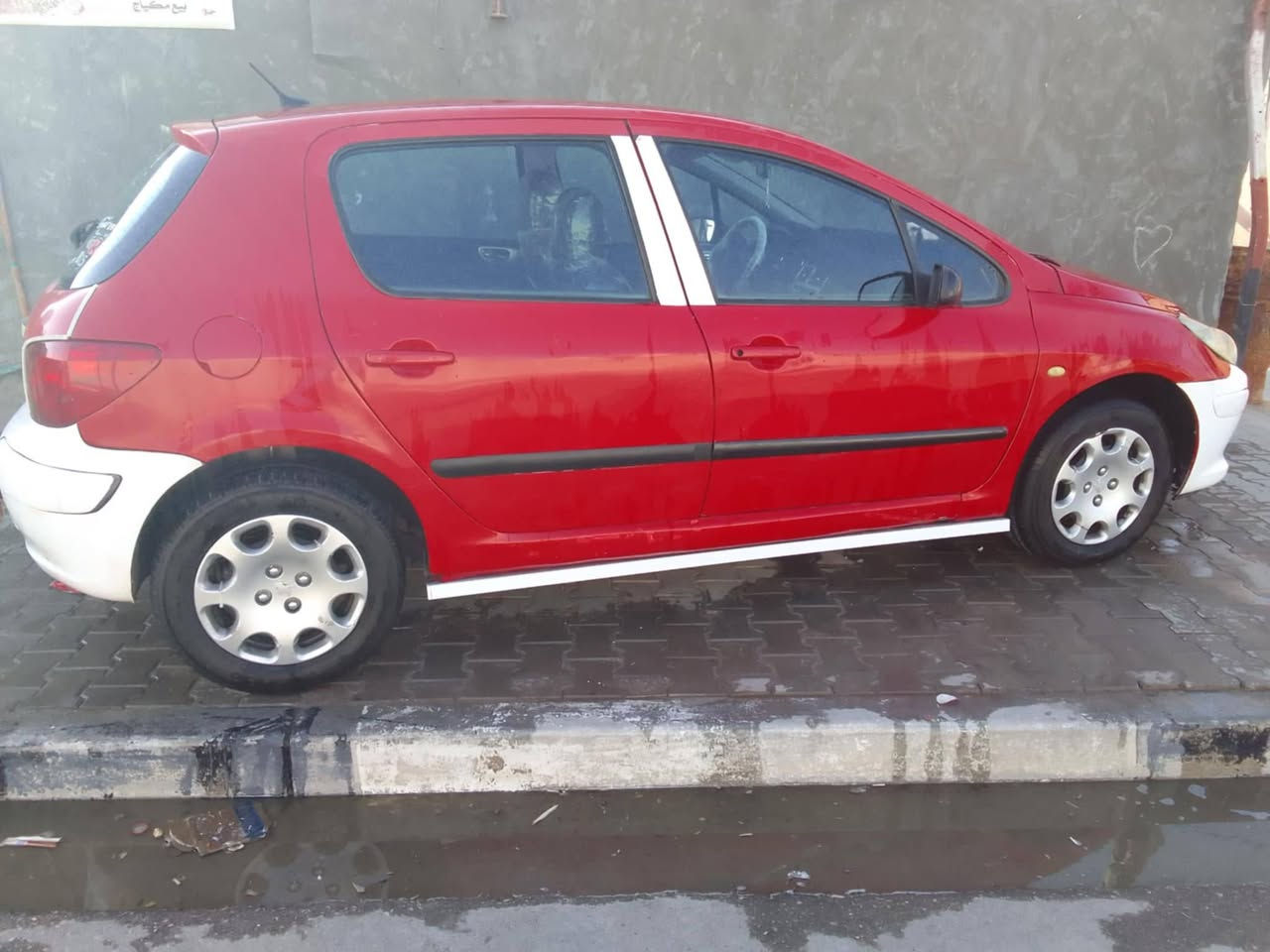 بيجو فرنسي حائز ثالث سنويه كارتونيه منتهيه مديل ٢٠٠٦ كلشي بيهه شغال مكينه وكير كورله سعر ٢٥ وبيهه مجال
مكاني القرنه بني منصور العلم
***********
