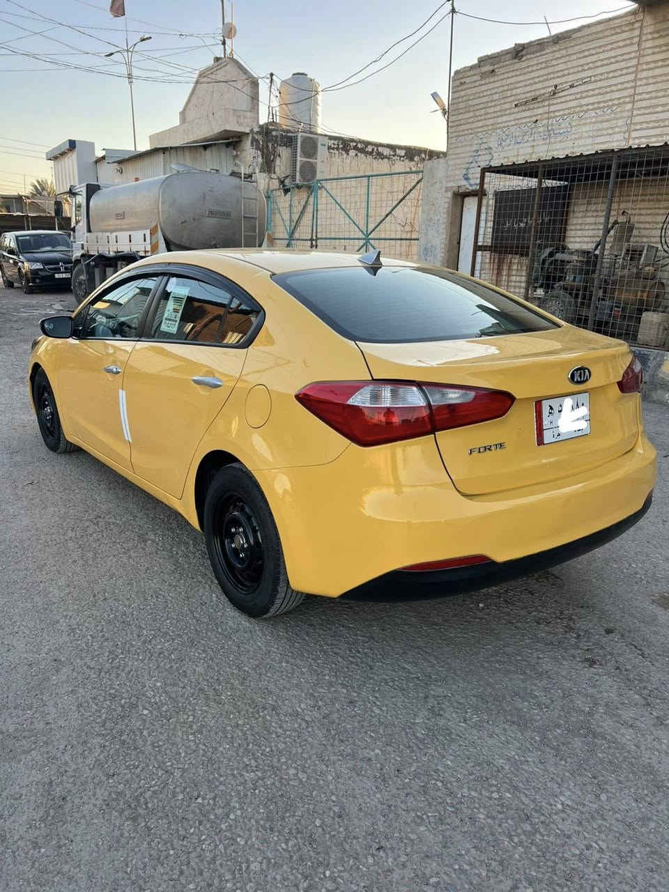 كيا فورتي مديل 2015 
وارد امريكي ضررهة قبق جنطة
محرك 1800دوش  
سيارة جاهزة اي نقص مابيهة 
رقم بغداد ***********
