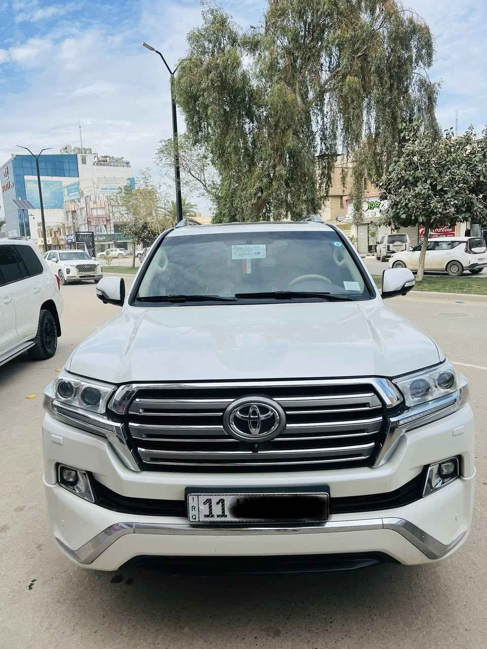 السلام عليكم للبيع لاندكروز موديل 2016 بريم اصلي رقم بغداد  بسمي تحويل ثاني يوم  مكفول كفاله عامه من صبغ وتبديل وفتح 
فول مواصفات
بصمه تشغيل
بصمه ابواب
فتحه سلايت
كشنات جلد
كشنات كهرباء ثنين ثلاث حركات 
زراكات
مري شفط
مري قلاب
تحكمات ستيرن كامله
مثبت سرعه
شاشه ايباد 
ديفيدي بل قمارة 
سبعه راكب
ثلاث قطع تبريد
8ايرباك 
محرك v6 
حساس امامي
حساس خلفي
وباقي مواصفات بريم  معروفة 
ماشيه92 الف  حقيقي 
السعر (460) 
اللا ستفسار اتصل على الرقم ***********
مكان السيارة بابل حله
