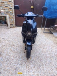 دراجه شحن معروضه للبيع    بها ضعف بالباتريات السعر 500,000 وبيها مجل ر...