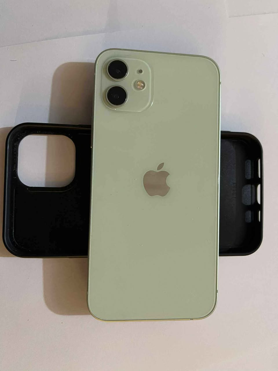 ايفون 12 عادي ( رساله )
( قيم بالي يرظي الله )
.
نموذج M ✅
ذاكره 128 ✅
وتر برو ✅
 ما مبدل بي شي ✅
شريحه ✅ 
كامرات ✅
فيس اي دي ✅
بطاريه ✅ 
شاشه ✅
ظهر ✅
جهاز مكفول و النظافه فول 
متواجد اب بغداد _ كاظميه - دولعي - جوادين - شعله - غزاليه 
متواجد واتساب 
*********** بغداد, العراق
