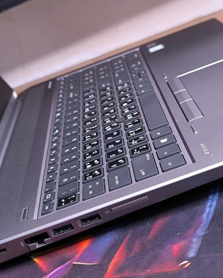 💻 HP ZBook 15 G5 – Workstation قوي
🔹 المعالج: i7 الجيل الثامن (فئة H)
🔹 الرام: 32GB DDR4
🔹 الخزن: 512GB SSD
🔹 كرت شاشة: NVIDIA Quadro P1000 4GB (خارجي)
🔹 الشاشة: 15.6″ FHD
توصيل مجاني  مع كامل ملحقات
السعر 585الف دينار


**إذا كنت صاحب هذا الإعلان وتريد حذفه لأي سبب، رجاءا أرسل رسالة إلى الدعم الفني**