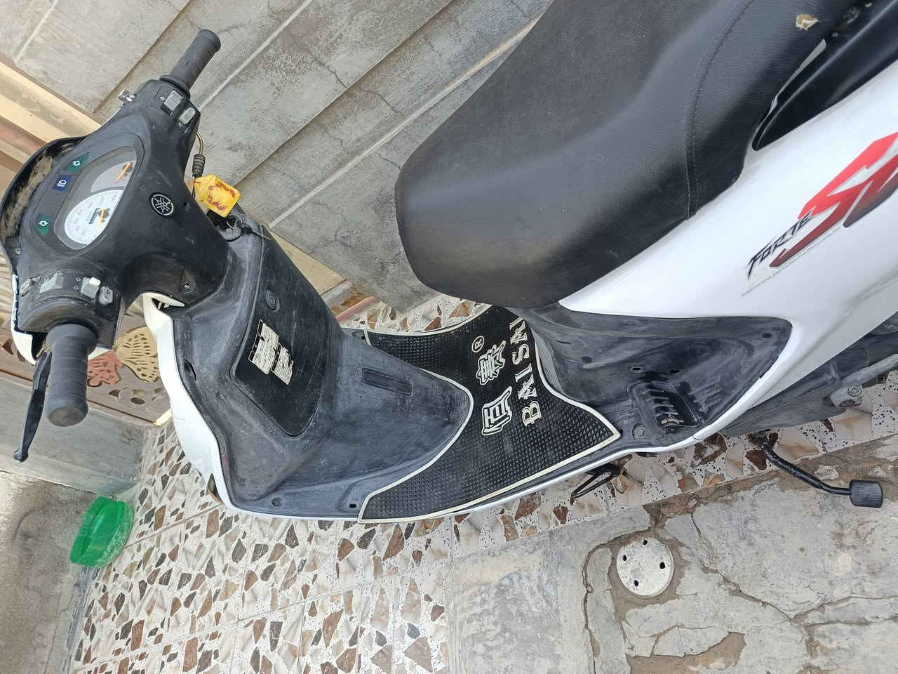 فراشه صالنصه صجميه كاتم
 فحل حاويه محرك  شرط مامفتوح نضيفة سلف هندر كهربائيات كله شغال  550 بيهه مجال  *********** مكاني نجف
