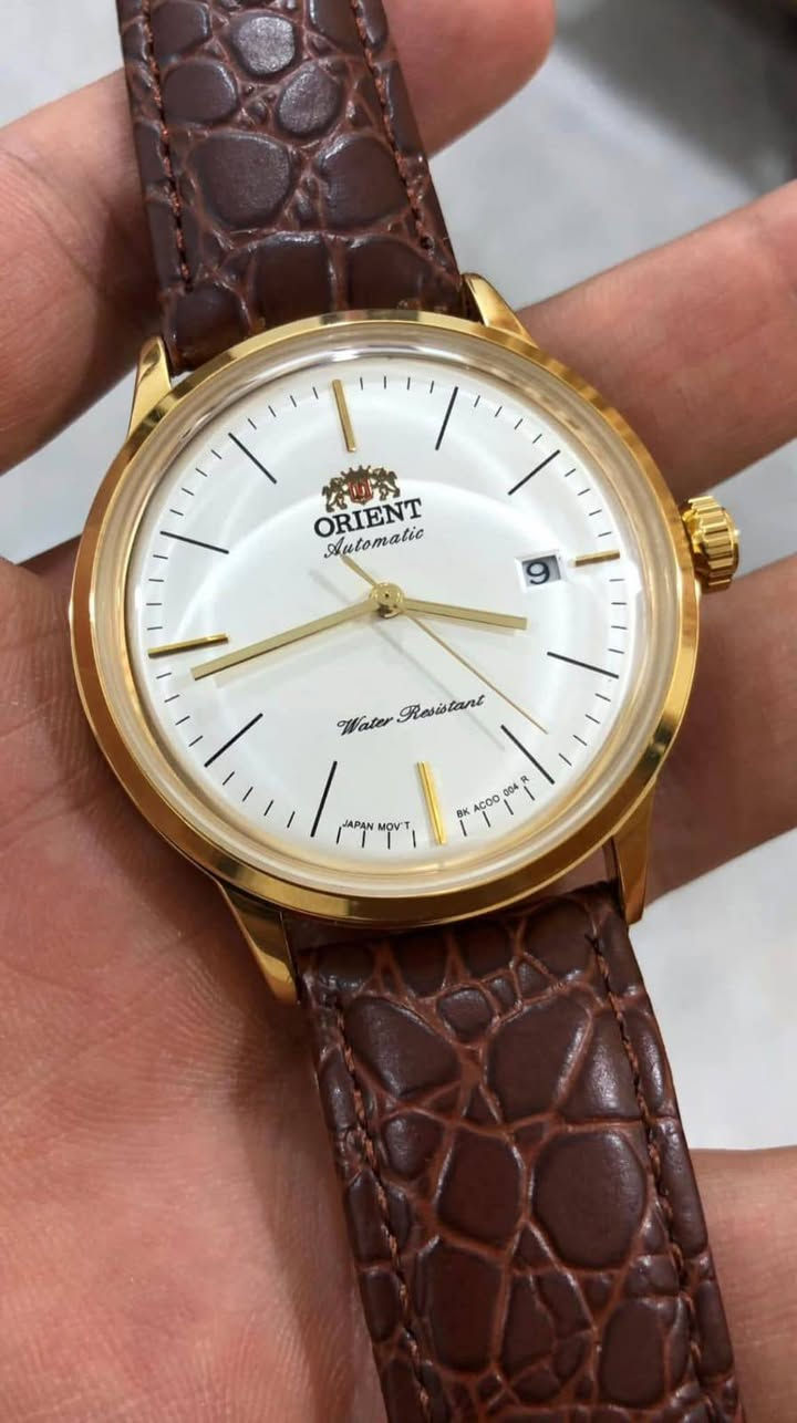 اورينت اوتماتيك ياباني مال بالة انتاج قديم ضد الماء
غير مستخدمة جديدة بالعلبة نظافة ١٠٠٪؜

مكينتها اوتماتيك وتكويك تشتغل نظامين

قطر الساعة 40

طلاء ذهبي ثابت

السعر  65 الف مع التوصيل سعر نهائي


**إذا كنت صاحب هذا الإعلان وتريد حذفه لأي سبب، رجاءا أرسل رسالة إلى الدعم الفني**