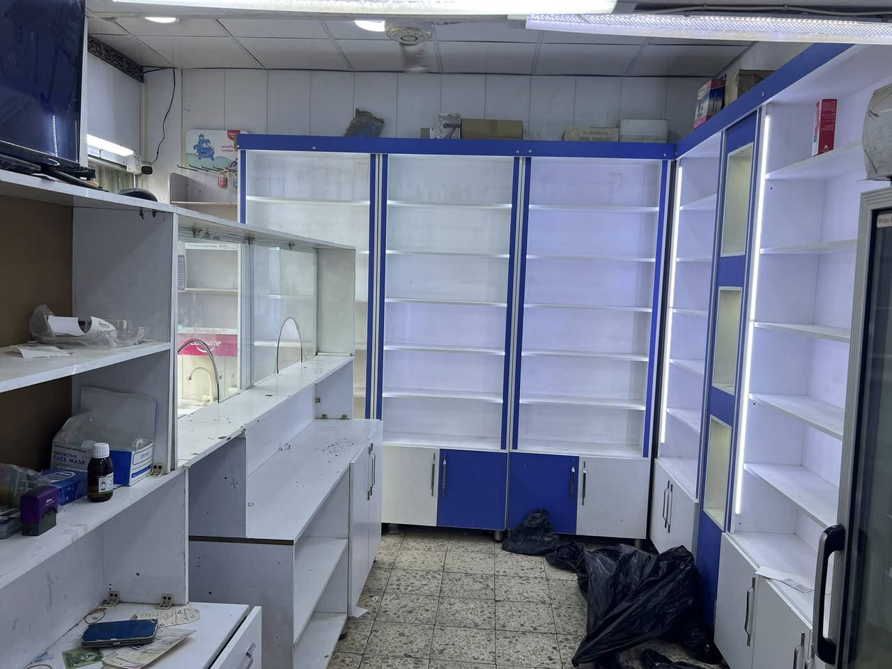 رفوف انديف تركي اصلي جدد ما مستخدمات هواي
السعر ٤ مليون رقم ***********
