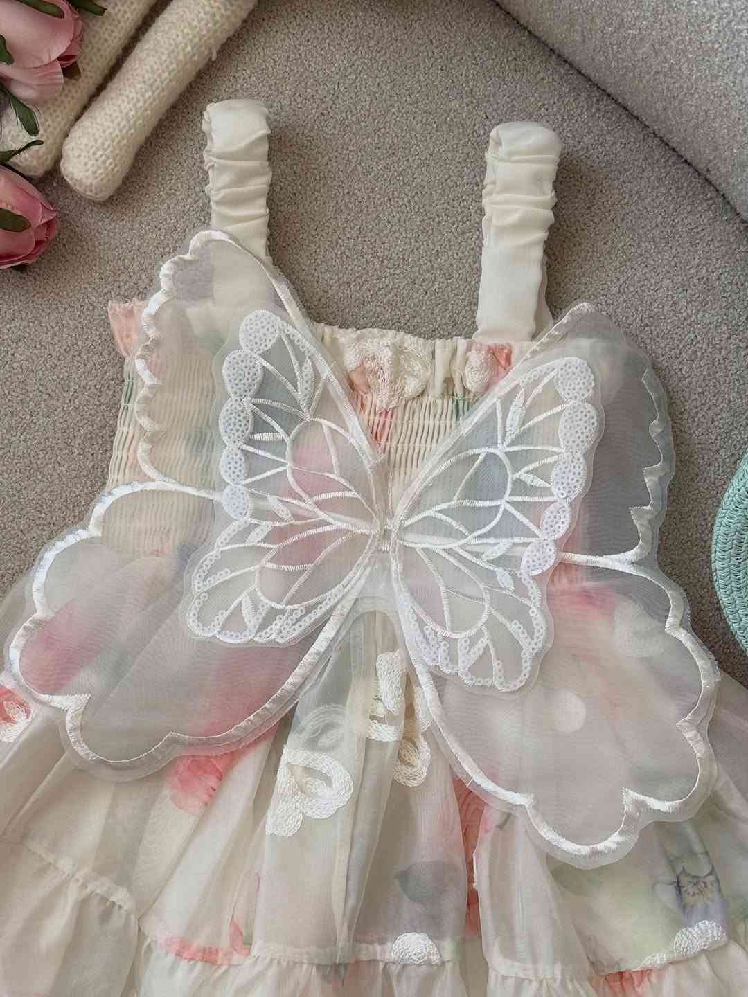 ⁨	من الكولكشن بناتي 🎀
فستان بناتي بتفاصيل فراشة ناعمة ولمسات انيقة 🦋🤍
متوفر بلونين 💖🤍

• المقاسات: 11 شهر - 4 سنوات
• السعر: 16,000 د.ع 

• قبعة + جنطة
• السعر : 12,000 د.ع
#اكسبلور_فولو #ترند #فراشة #اكسبلور⁩


**إذا كنت صاحب هذا الإعلان وتريد حذفه لأي سبب، رجاءا أرسل رسالة إلى الدعم الفني**