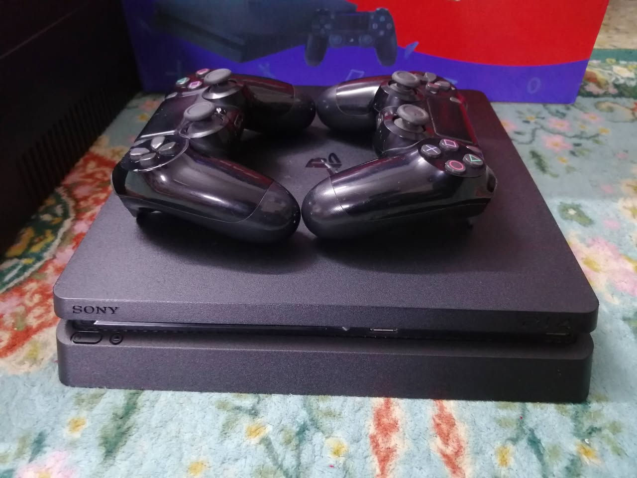 🔥 للبيع بلايستيشن 4 سلم (Slim) 🔥
🎮 السعة: 500GB
🌍 الريجن: 2 (أوربي – شرق أوسط)
🛠️ النظام: 11.52 مهكر قرص
🔒 لوك  ستيكر 
✨ نسبة النظافة: 95% (شبه جديد)
📦 المحتويات:
عدد 2 يدات أصلية
7 ألعاب داخلة
الكارتون مو مال الجهاز
🔌 معى UPS 🔌
⚡ النوع: Combo Rising
⚡ القدرة: 1500VA
⚡ الموديل: GP1500VA
⚡ المدخل/المخرج: 220–240V
💰 السعر: 350,000 الف
📍 العنوان: بغداد
📞 للاستفسار أو الاتصال: ***********
💬 واتساب متوفر
