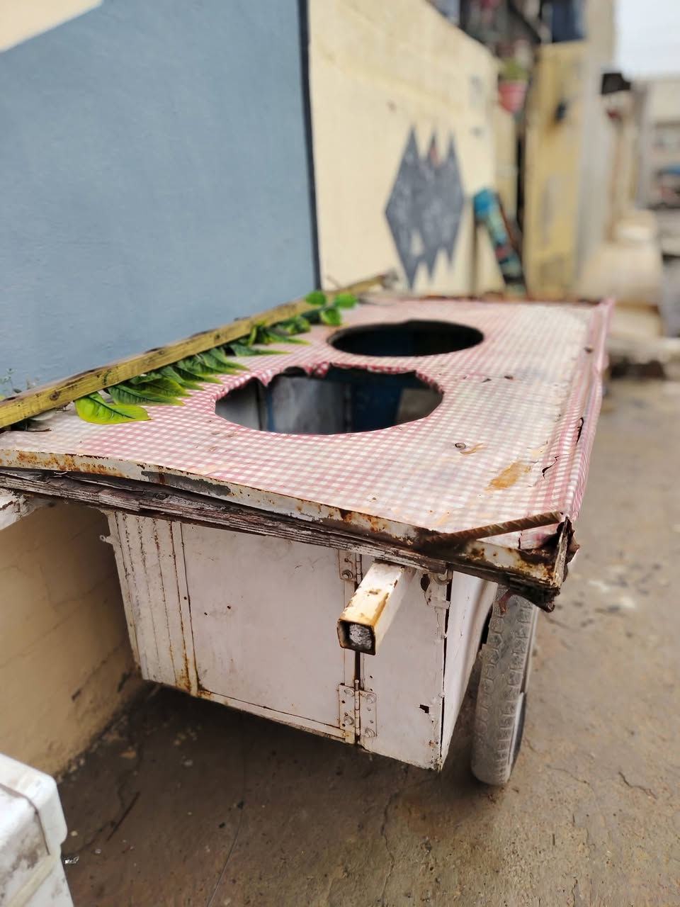 عربانه حديد  مع قمريه للبيع تسع جدرين  مكاني حي الانتصار *********** َتساب ادفع سعر عجبني ابيعك
