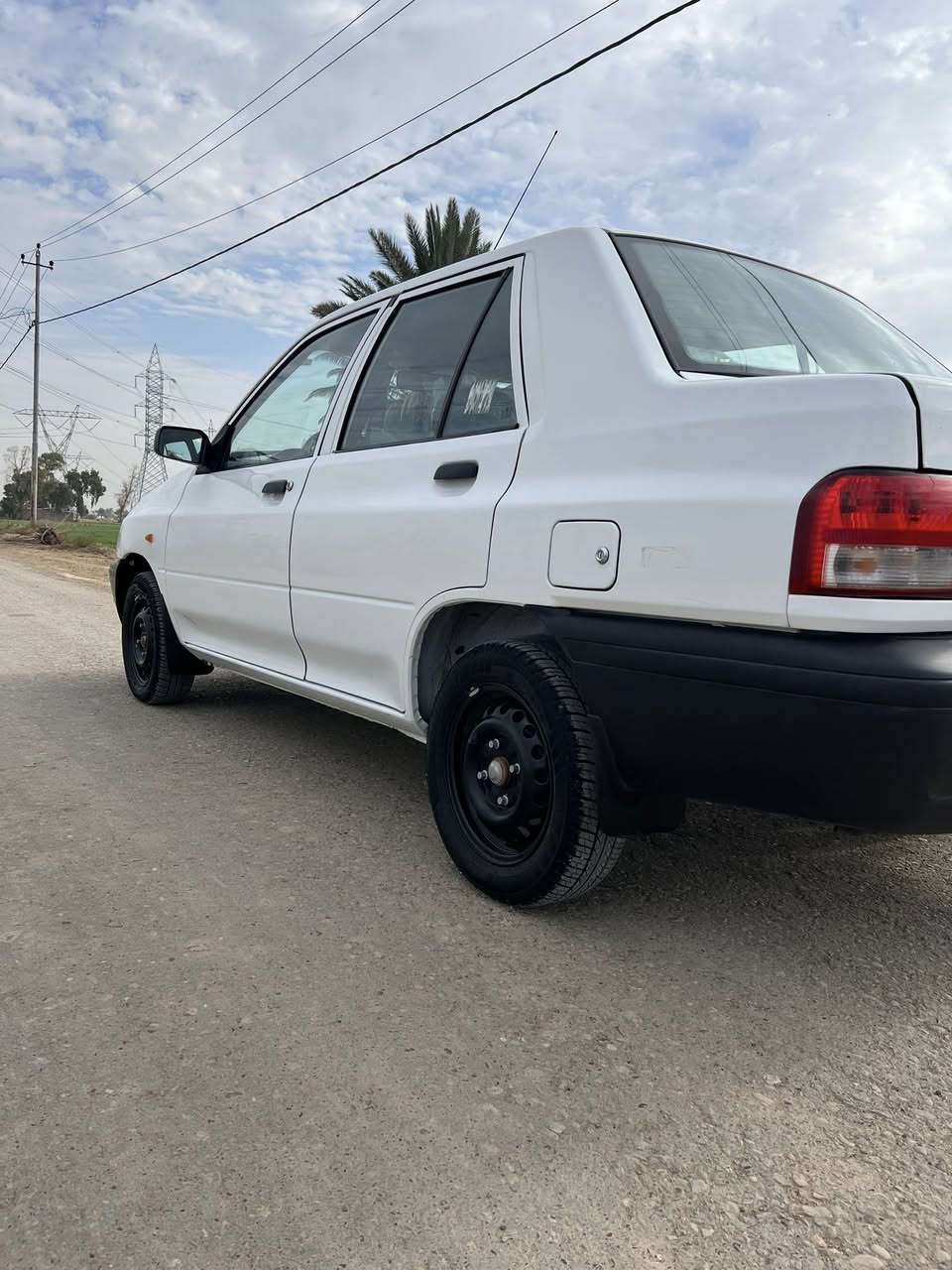 سلام وعليكم سايبه 2025زيروماشيه 1700مكان سياره بغداد تقاطع نهروان بعد تفاصيل عل رقم ***********
