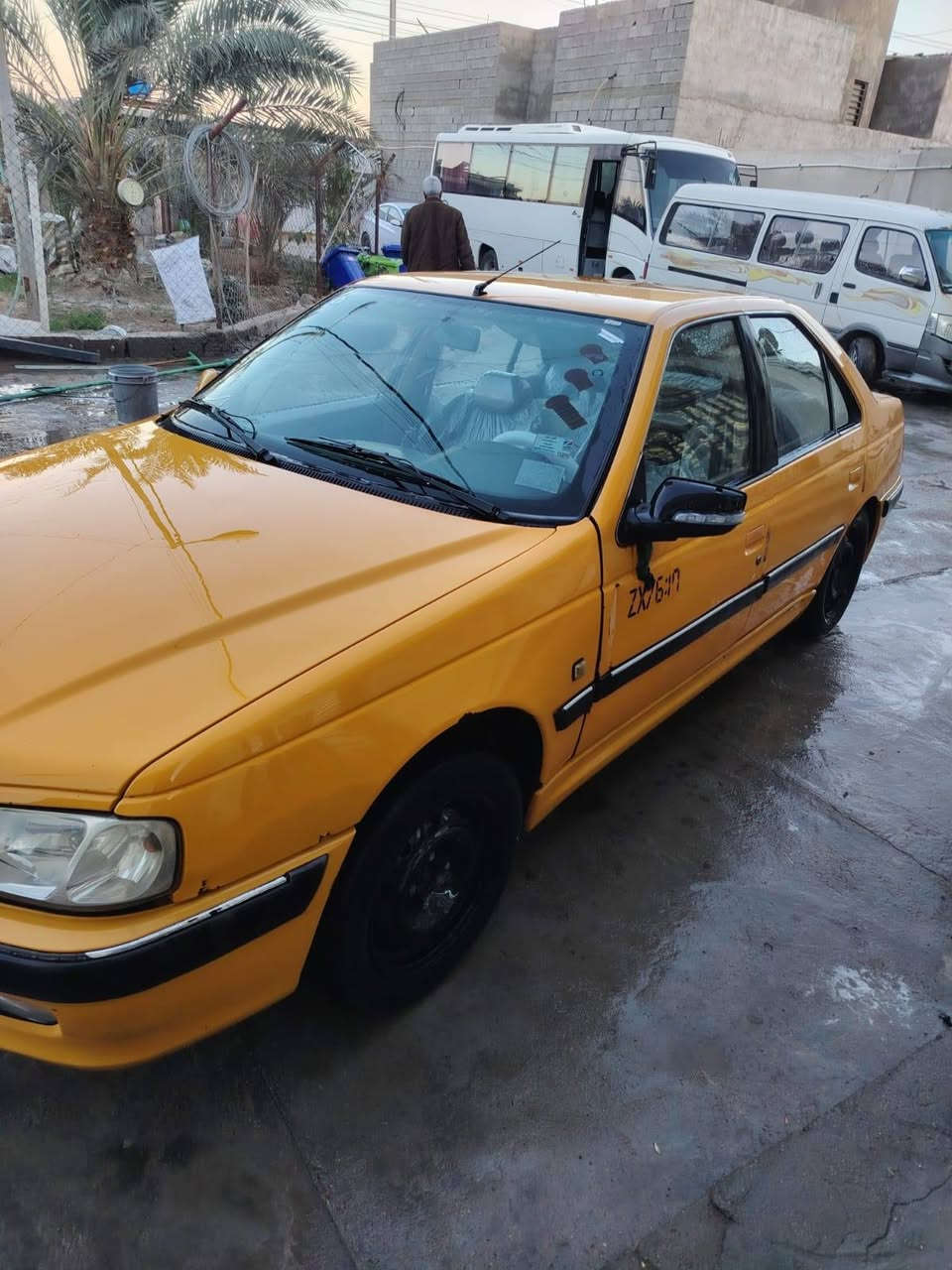 السياره كفاله من الضربه بيهه شوي خياسات بالدواير ولاكطهن مكينه جديده استوني مسويهه كير حداديتهه حلوه تحويل مباشر رقم انكليزي كامل بس تدكه وشرط التحويل للاستفسار *********** شط العرب, البصرة
