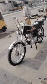 سلام عليكم شباب دراجه للبيع تعمير شاصي 18 ارشه غراضهه كله ٢٥ مكاني رفاعي سعر ٧٠٠ وبيه مجال والشراي ينتصل عله هاذه الرقم ***********
