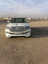 لاندكدوز للبيع مديل ١٨ ماشيه ١١٠ الف مكفوله  بسمي عنوان بغداد بوب الشا...